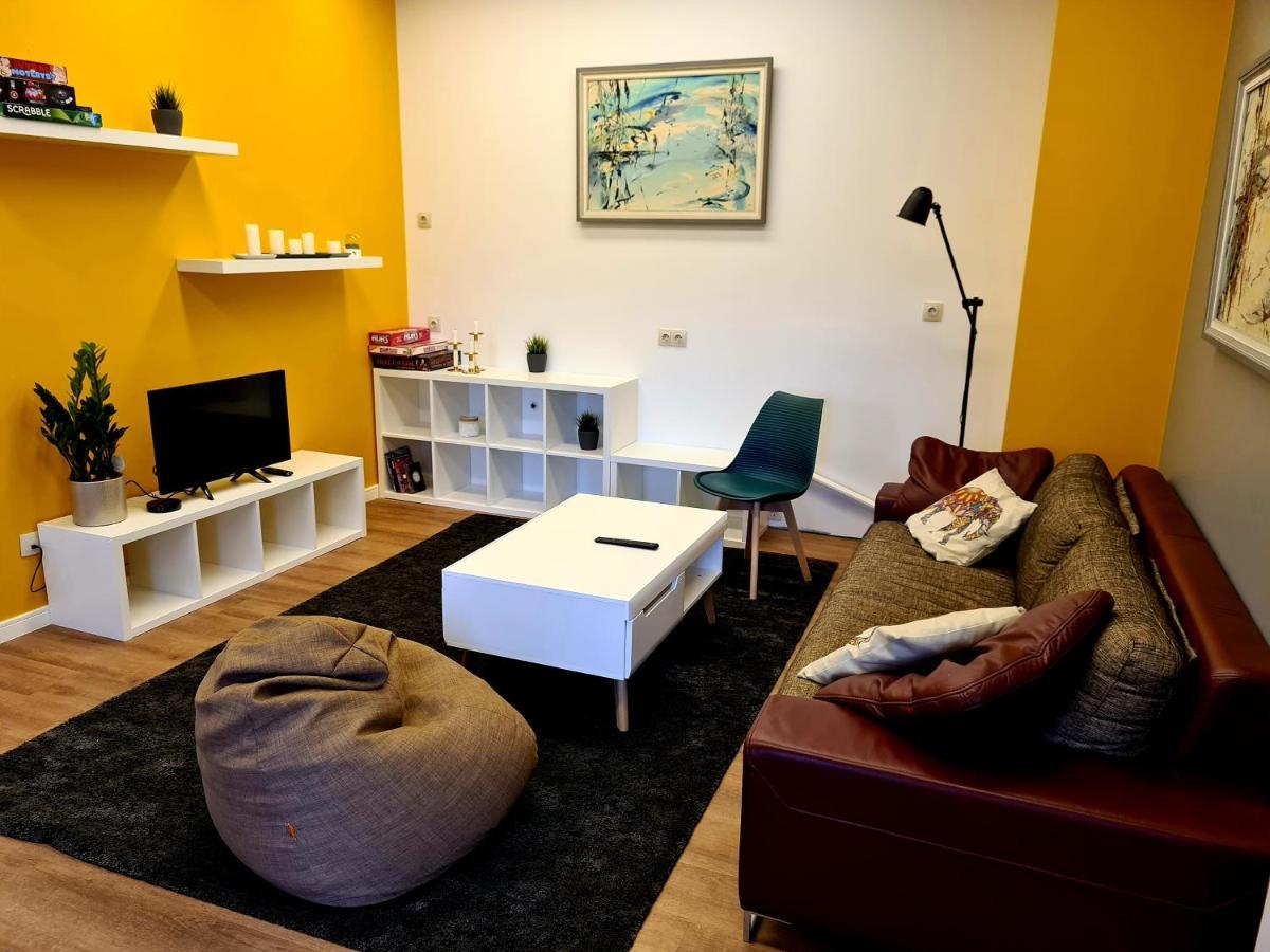 Railway Bed Hostel Kaunas Exterior photo